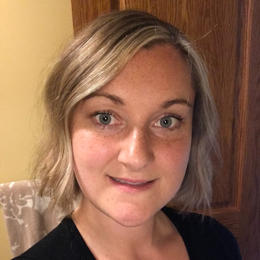Meet your Posher, Cassandra